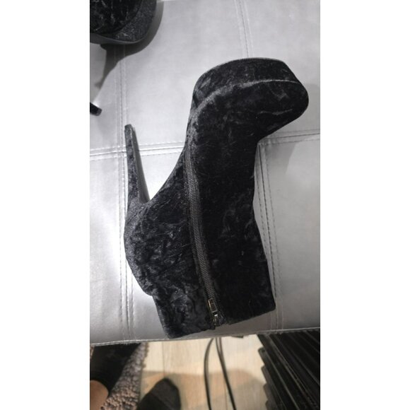 Shoedazzle High Heel Boots Womens 8.5 Black Velvet Side Zipper Sexy Liner Peel - Picture 7 of 8